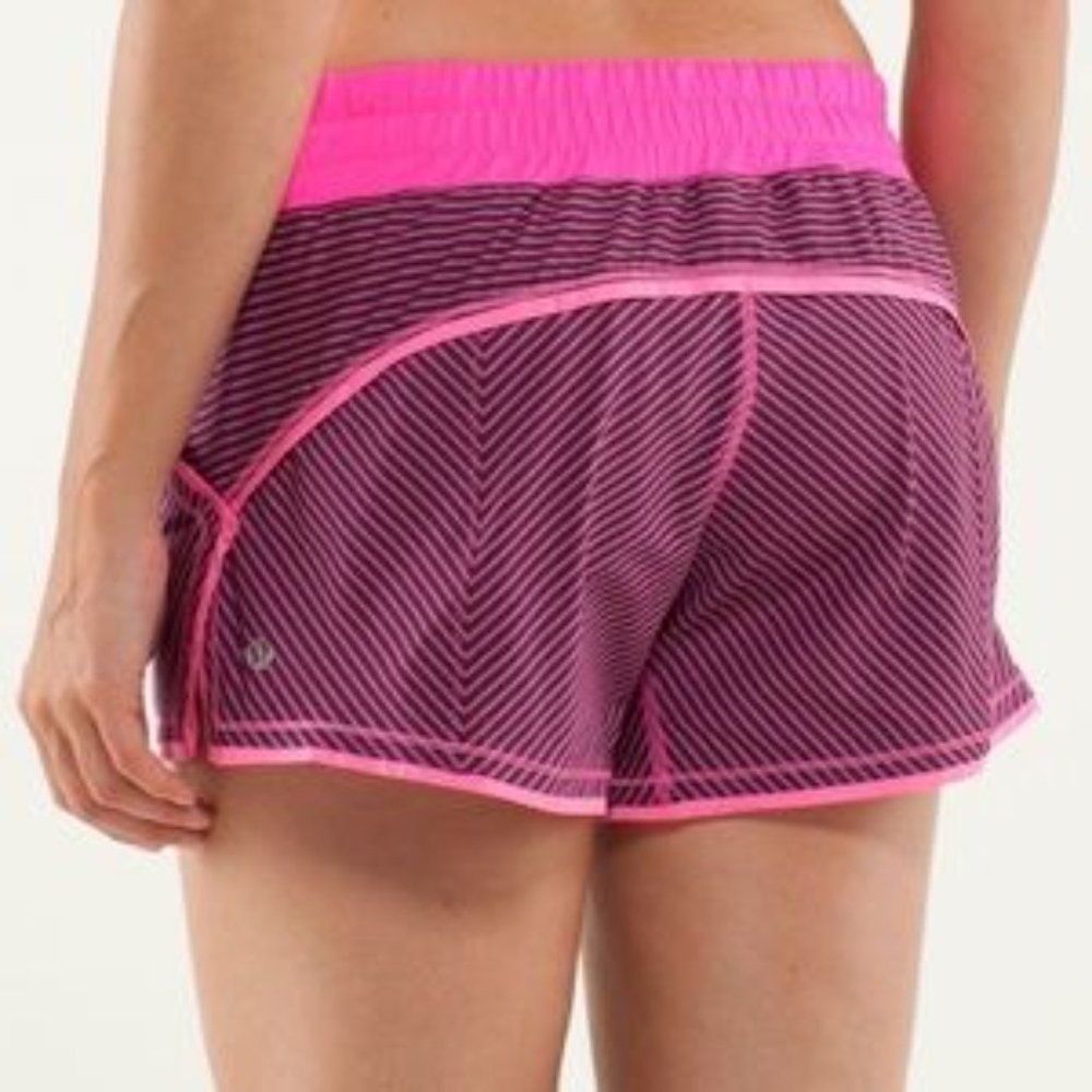 Lululemon Shake & Break Short Raspberry Size 6 - Picture 2 of 9